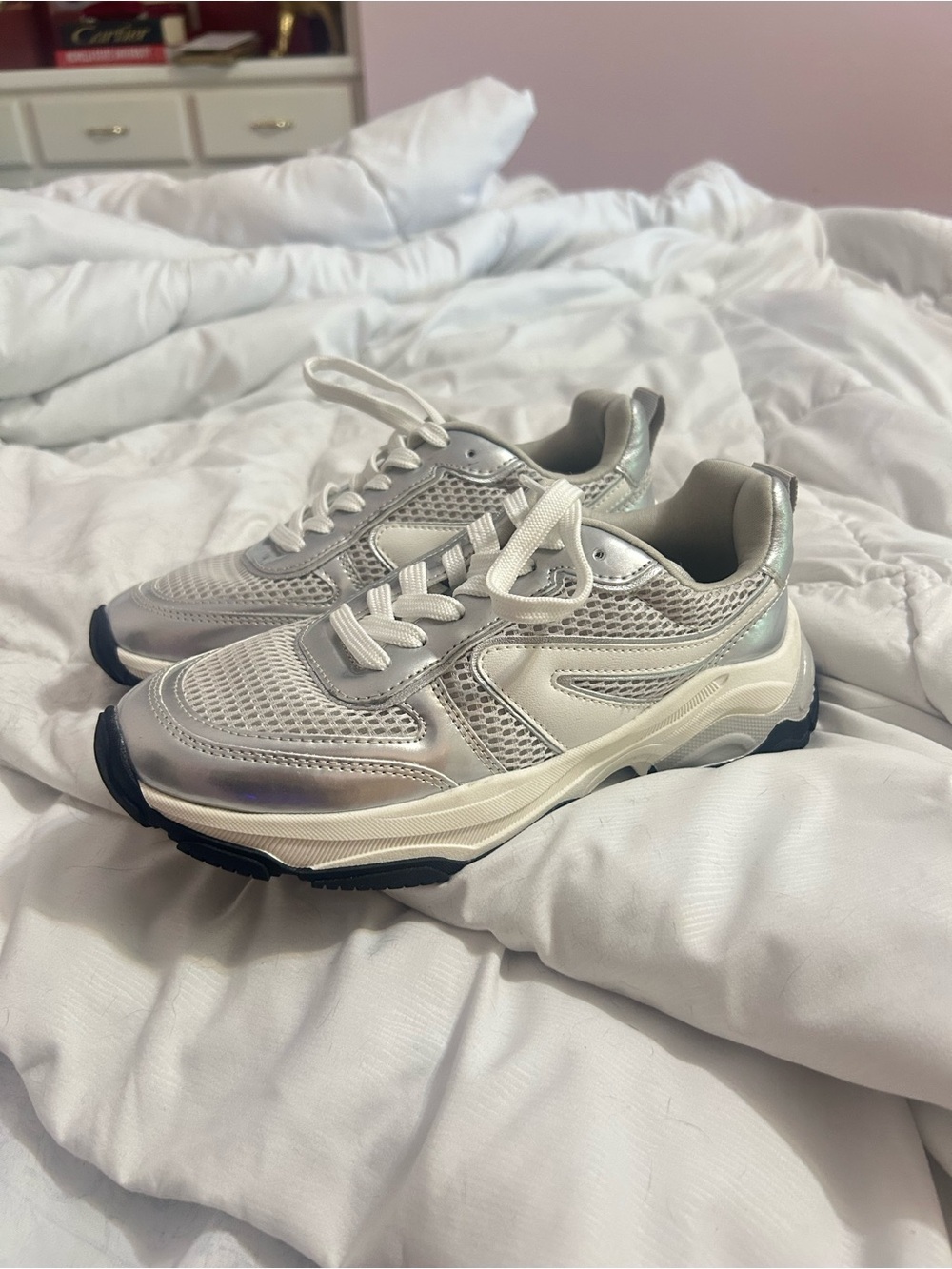 NEW! Women's Dolce Vita Sneakers